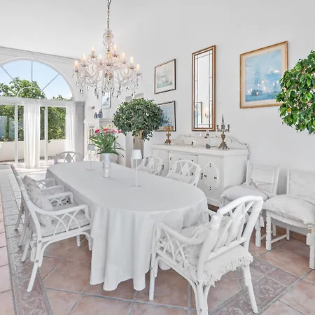 Villa Casa Blanca *